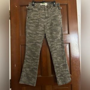 Anthropologie green camo jeans!👖